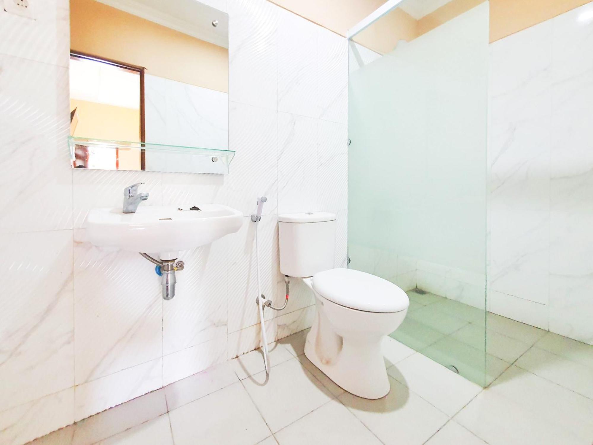 Hotel Reddoorz Syariah At Graha Adi Karya Kartasura Kartosuro Exteriér fotografie