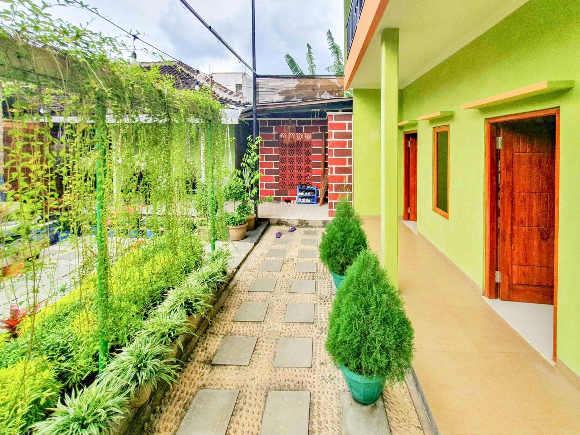 Hotel Reddoorz Syariah At Graha Adi Karya Kartasura Kartosuro Exteriér fotografie