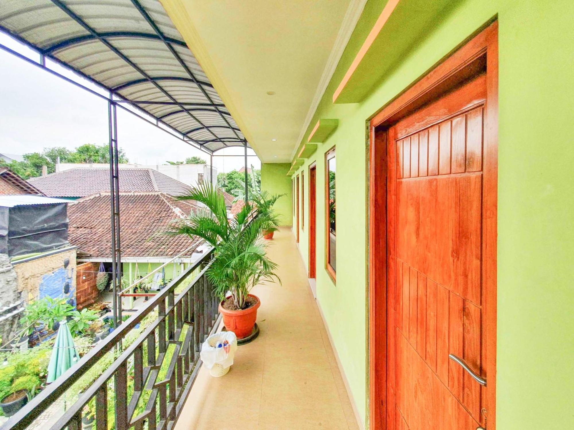 Hotel Reddoorz Syariah At Graha Adi Karya Kartasura Kartosuro Exteriér fotografie