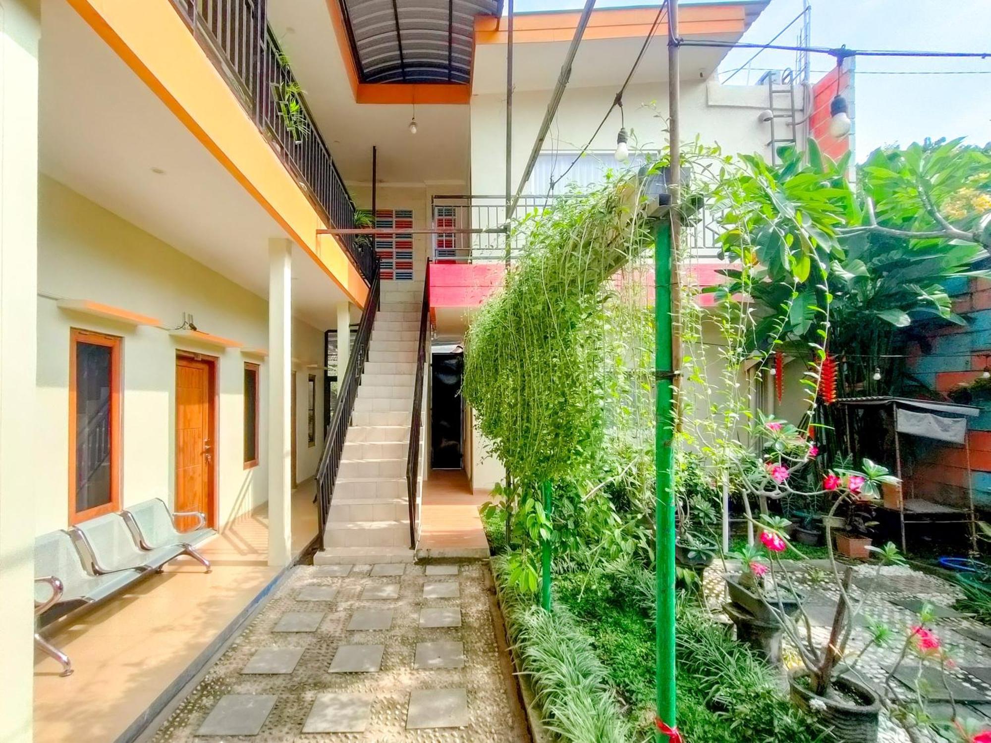 Hotel Reddoorz Syariah At Graha Adi Karya Kartasura Kartosuro Exteriér fotografie