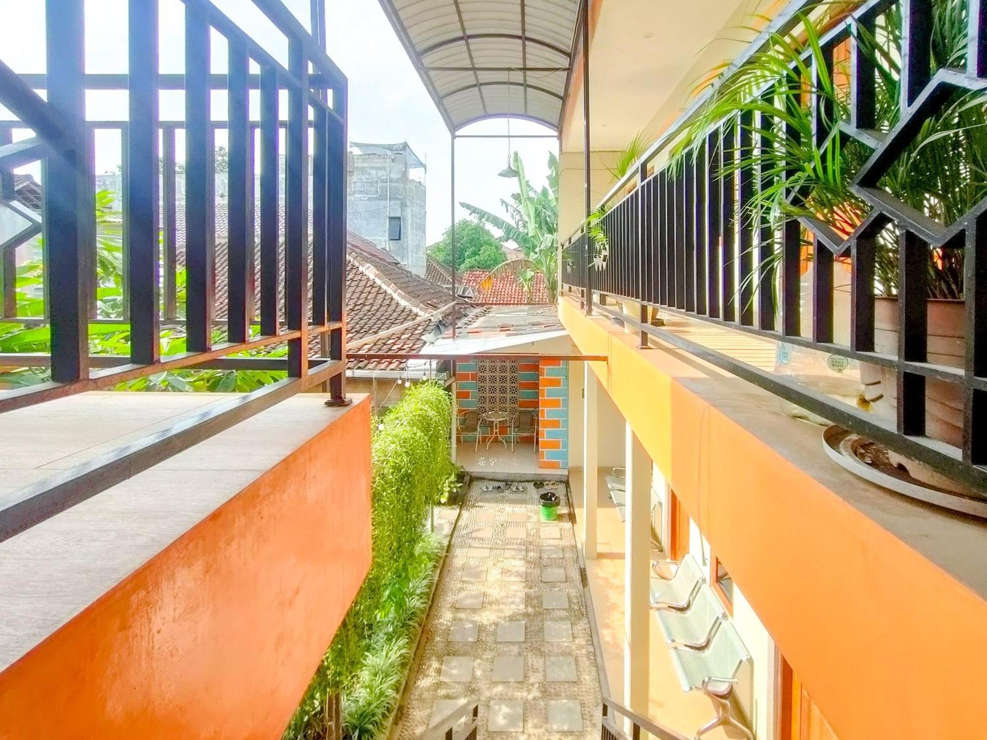 Hotel Reddoorz Syariah At Graha Adi Karya Kartasura Kartosuro Exteriér fotografie